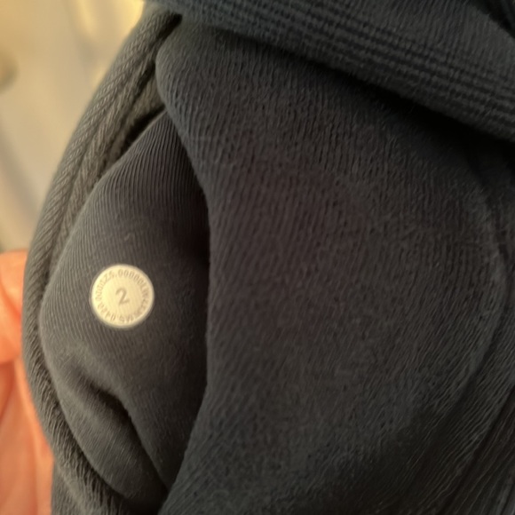 Lululemon Scuba sweatshirt hoody size 2 - Picture 3 of 3